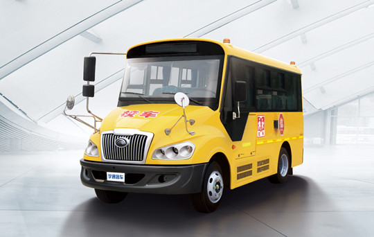 交通事故中大鼻子校車表現(xiàn)良好